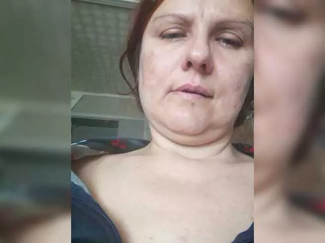 Offline Juli-huston on BongaCams