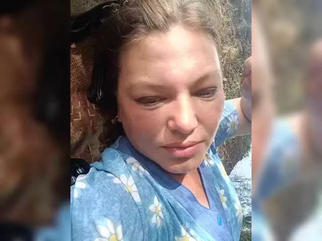 Offline Juliamad on BongaCams