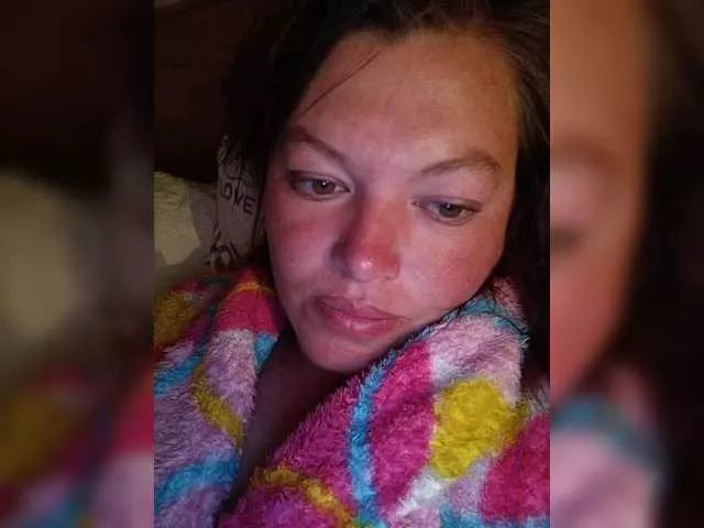 Offline Juliamad on BongaCams