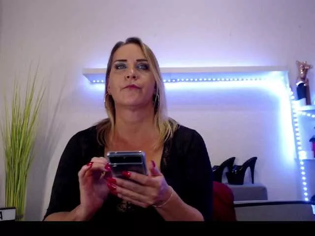 Offline JuliaPink on BongaCams