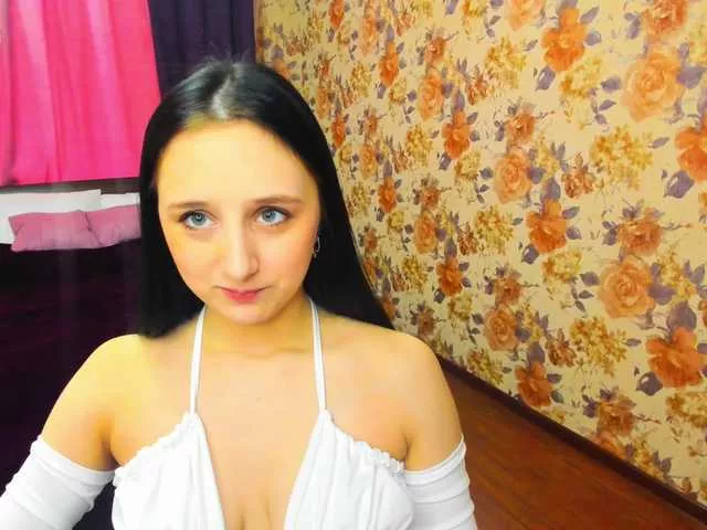 Offline JulietMonli on BongaCams