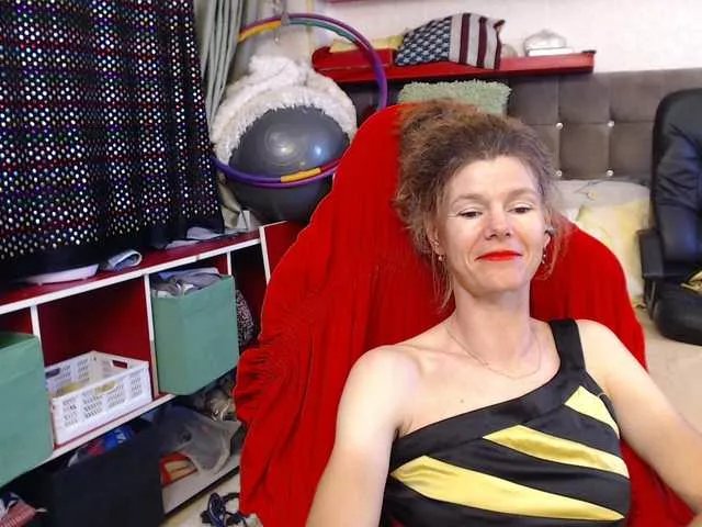 kellysurfing on BongaCams