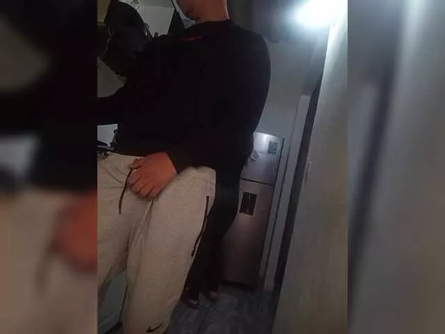 Freechat Kingofqueen23 on BongaCams