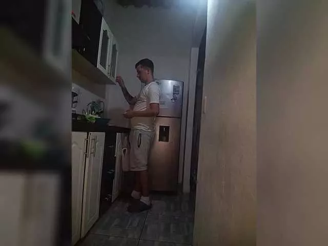 Freechat Kingofqueen23 on BongaCams