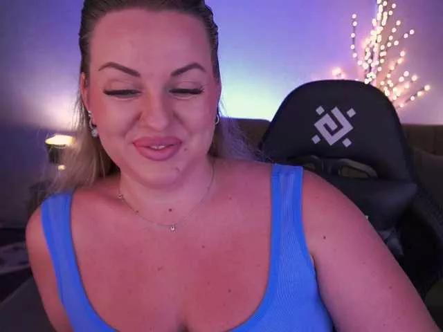 Offline KiraCandyS on BongaCams