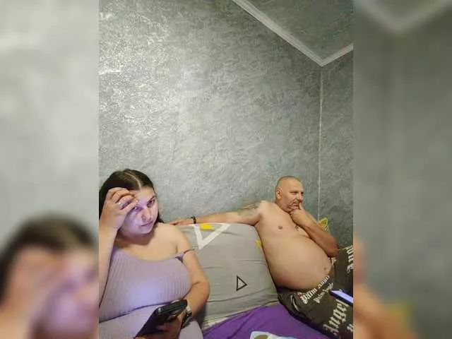 Freechat kissmabont on BongaCams