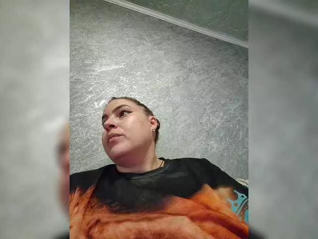 Freechat kissmabont on BongaCams