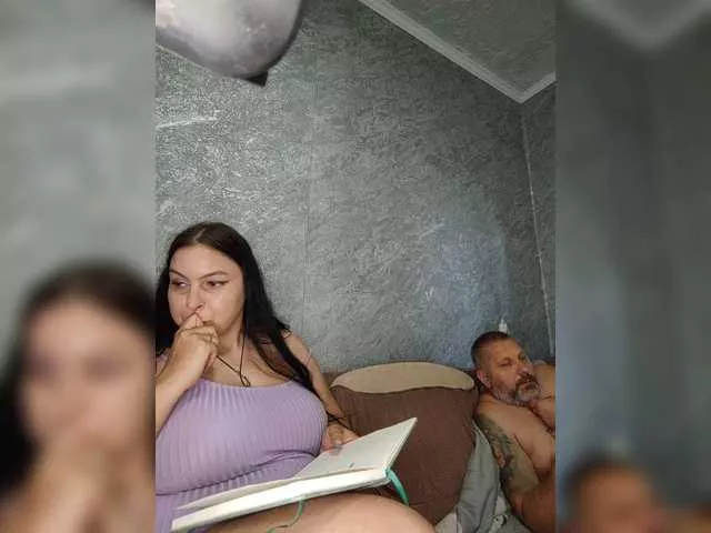 Freechat kissmabont on BongaCams