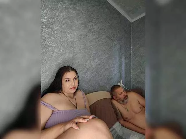 Freechat kissmabont on BongaCams