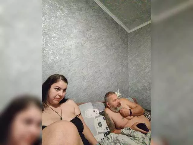 Freechat kissmabont on BongaCams