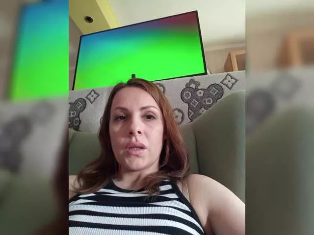 Offline Klybnichca on BongaCams