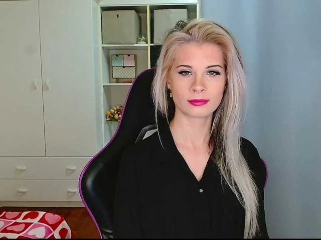 KristineNatural on BongaCams