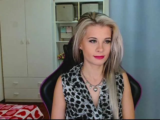 KristineNatural on BongaCams