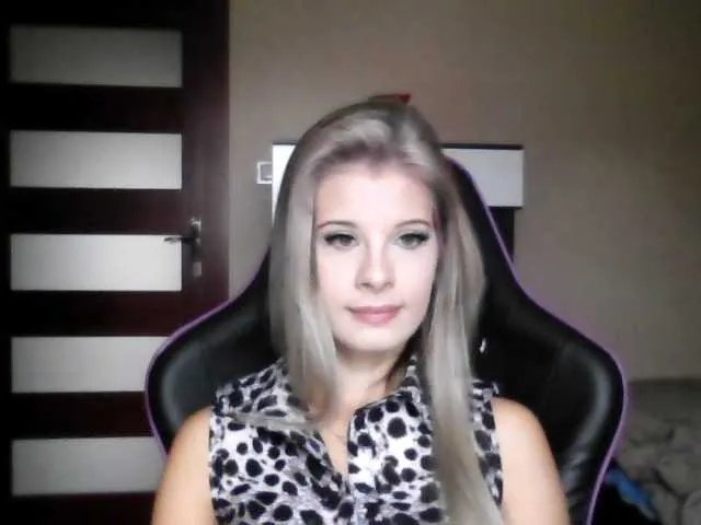 KristineNatural on BongaCams