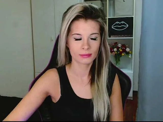 KristineNatural on BongaCams