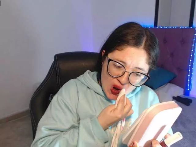 Offline KrystalAdams on BongaCams