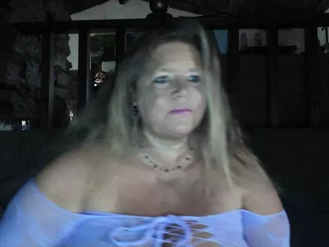 Offline lady-vamp on BongaCams