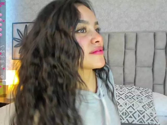 Freechat laurencamila1 on BongaCams