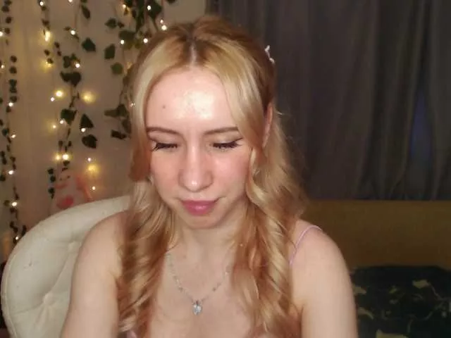 Freechat LavinellsX on BongaCams