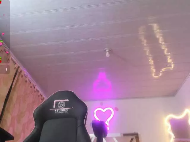 Offline Laylafoxy-tay on BongaCams