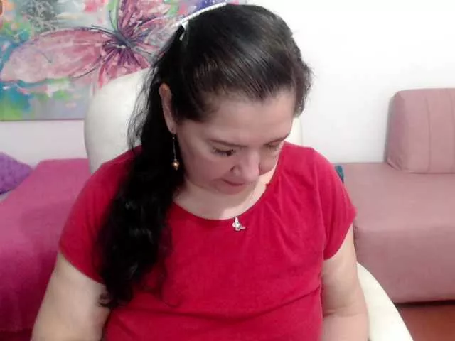 Offline leonela on BongaCams