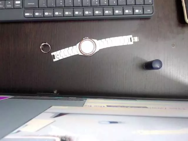 Offline leonela on BongaCams