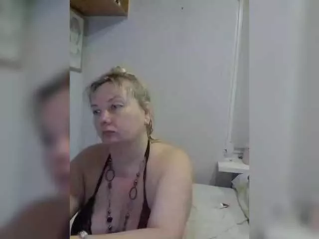 Offline LucyAlexis on BongaCams