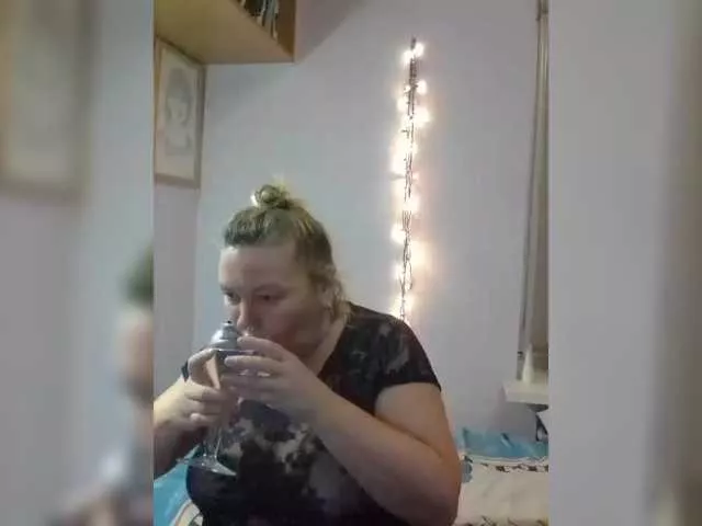 Offline LucyAlexis on BongaCams