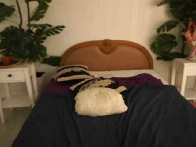 LunaLicks on BongaCams