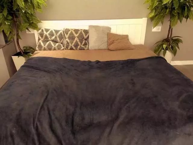 LunaLicks on BongaCams