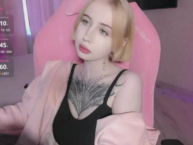 Freechat luvsoak on BongaCams