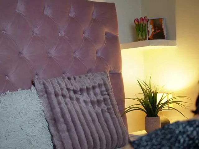 MaiaMini on BongaCams