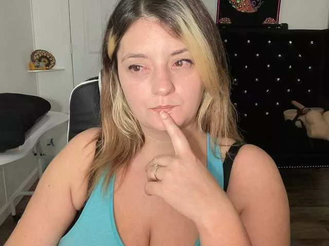 maramaze on BongaCams 