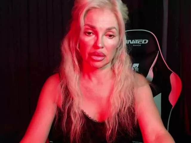 Offline Margo77-1 on BongaCams