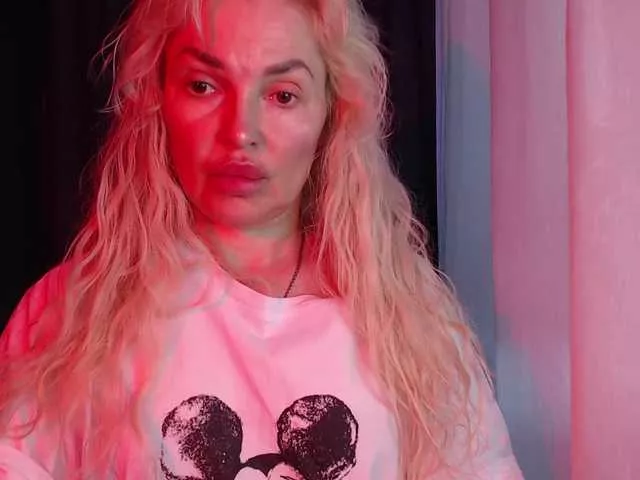 Offline Margo77-1 on BongaCams