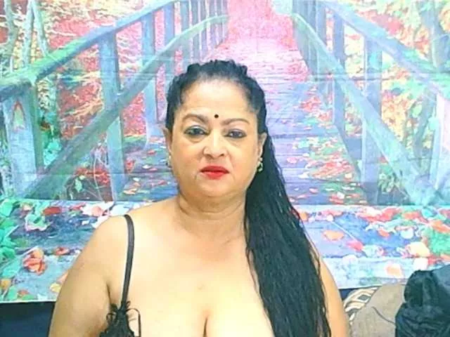 Offline matureindian on BongaCams