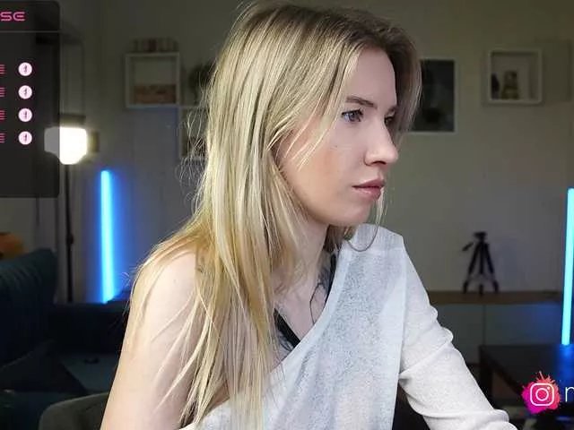 mel-collins on BongaCams