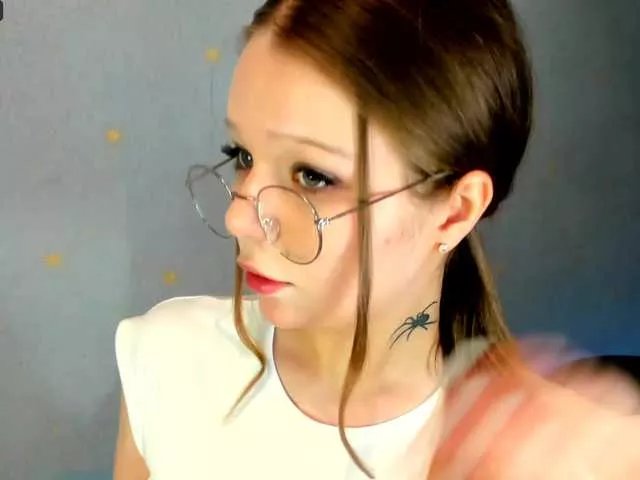 MelMooon on BongaCams