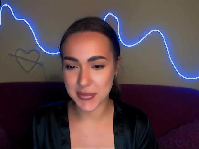 Freechat Miacutie77 on BongaCams