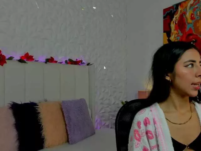 Offline Miranda-Rogers on BongaCams