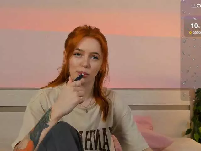 Offline MissRedFox on BongaCams