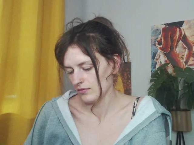 Offline NadineGold on BongaCams