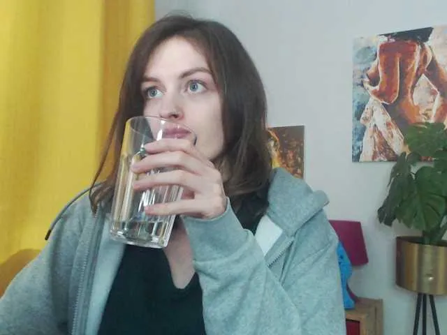 Offline NadineGold on BongaCams