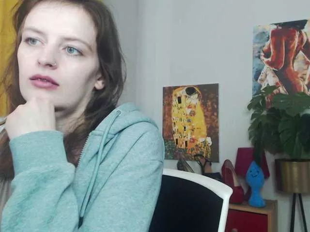 Offline NadineGold on BongaCams