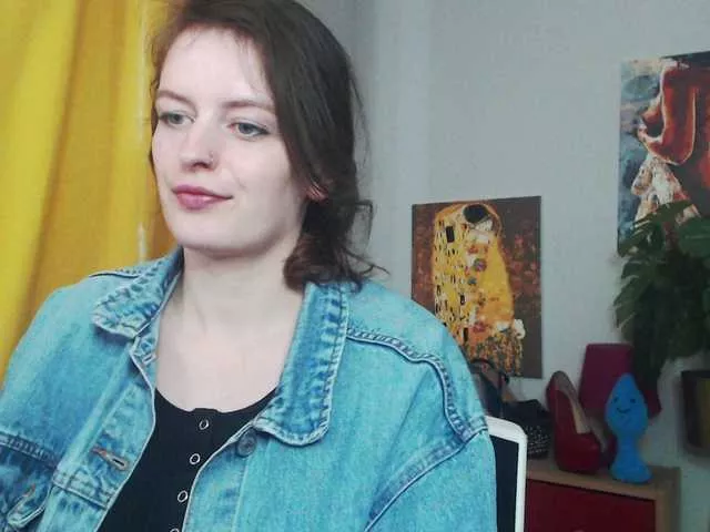 Offline NadineGold on BongaCams