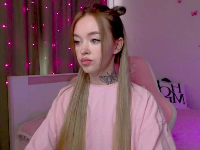 Freechat NaughtyMable on BongaCams