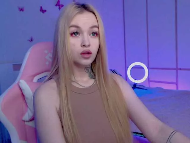 Freechat NaughtyMable on BongaCams