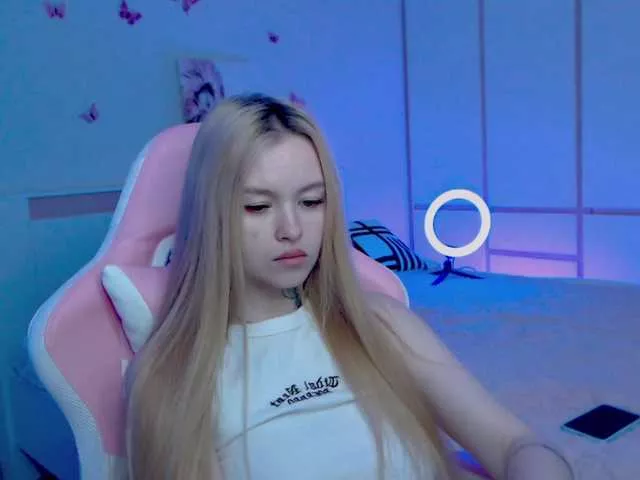 Freechat NaughtyMable on BongaCams