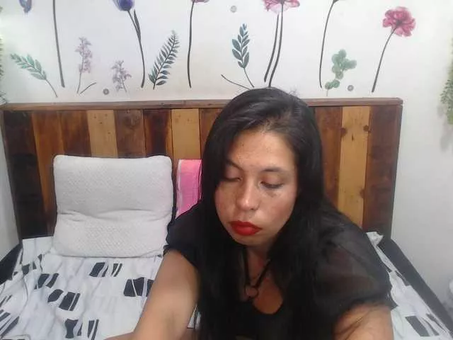 Offline NikkiMilky on BongaCams