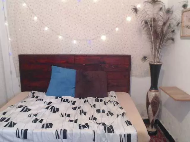 Offline NikkiMilky on BongaCams